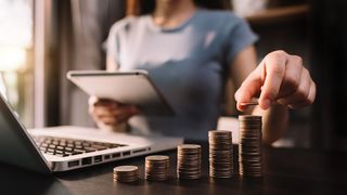 Das Kostenmanagement einer Cloud-Bereitstellung ist herausfordernd für viele Organisationen, um nicht nur die Ausgaben für orchestrierte Cloud-Dienste im Blick zu behalten. (Bild: mrmohock - stock.adobe.com)