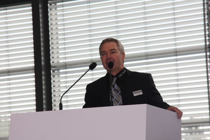 Andreas Rossberger, Leiter HSC-Center weltweit bei DMG, begrüßt die Gäste zur Eröffnung in Geretsried. (Archiv: Vogel Business Media)