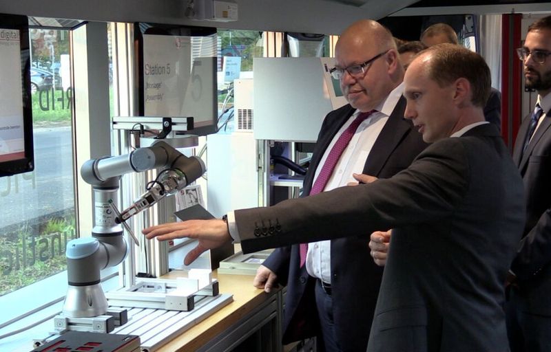 Bundeswirtschaftsminister Peter Altmaier und Michael Rehe, Mittelstand 4.0-Kompetenzzentrum Hannover (Mittelstand 4.0-Kompetenzzentrum Hannover)