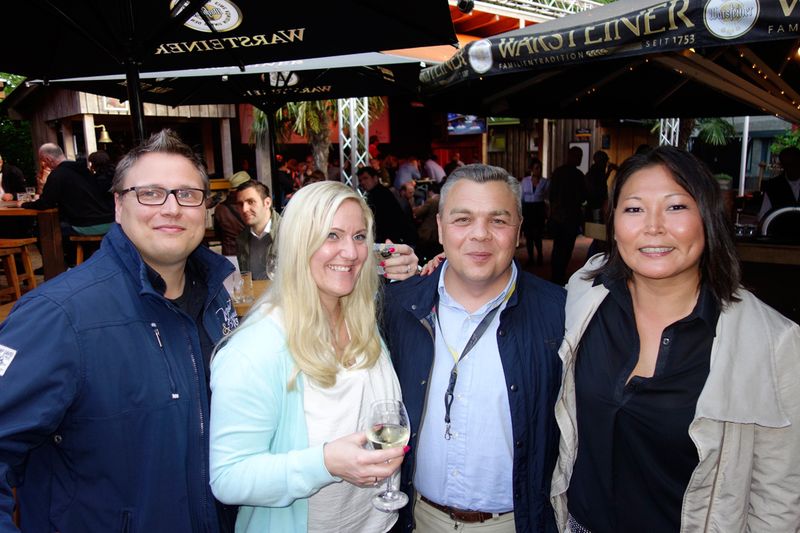 Das SanDisk Team (v. l.) Lutz Kaiser, Mel Maillet, Jan Christiansen und Miriam Franke. Mel, herzlichen Glückwunsch nochmal.  (Bild: IT-BUSINESS)