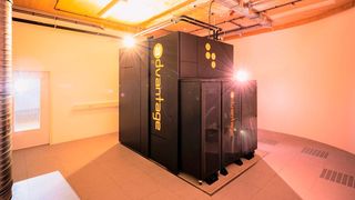Berechnungs-Power! Das ist der D-Wave-Quantenannealer – Europas erster Quantencomputer, der auf über 5000 Qubits zurückgreifen kann. Am Forschungszentrum Jülich hat er nun mit der Arbeit begonnen. (Bild: S. Kreklau)