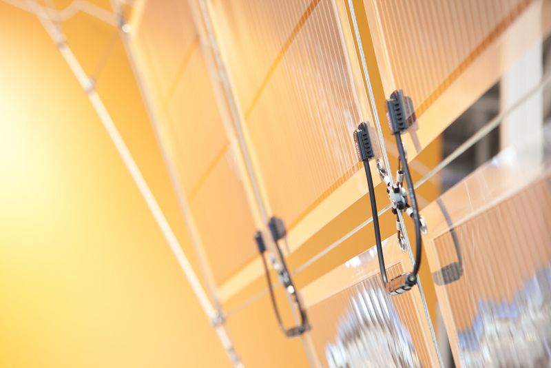 Potenzial für die Architektur: Die organische Photovoltaik eröffnet neue Möglichkeiten für die dezentrale Stromerzeugung. (Bild: Lapp)