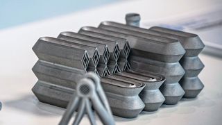 Nur generativ zu fertigen: Bauteile mit komplexen Strukturen und mehrfacher Funktionsintegration.  (© ARNET·FOTO·GRAFIK, Christoph Arnet)