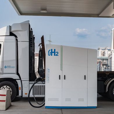H2 Mobility senkt zum 1. Oktober 2026 die Preise für Wasserstoff an 15 weiteren Standorten in Deutschland. (Bild: H2 Mobility)