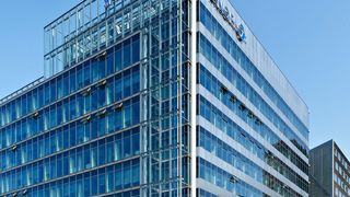 Sanofi-Generaldirektor Paul Hudson hatte für Irritationen gesorgt, als er deutlich gemacht hatte, dass die USA bei dem Impfstoff gegen Corona Vorrang hätten. (Sanofi)