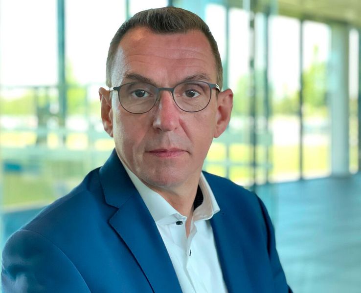 Markus Michelberger, Head of Sales Clamping Technology bei Schunk, betont: „Mit dem smarten Werkzeughalter Itendo² ist die Digitalisierung in der Werkzeugmaschine angekommen, denn er bringt die Inline-Kontrolle buchstäblich direkt auf den Punkt.“  (Bild: Schunk)