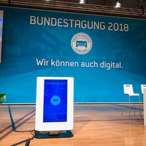Das Motto der diesjährigen Veranstaltung lautete: „Wir können auch digital.“(Bild:  Michel/»kfz-betrieb«)