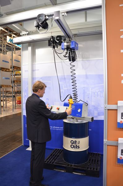 Kranprofil und Transportanhänger des Aluminium-Kransystems von Schmalz wurden weiterentwickelt und am Stand gezeigt. (Bild: Jablonski)
