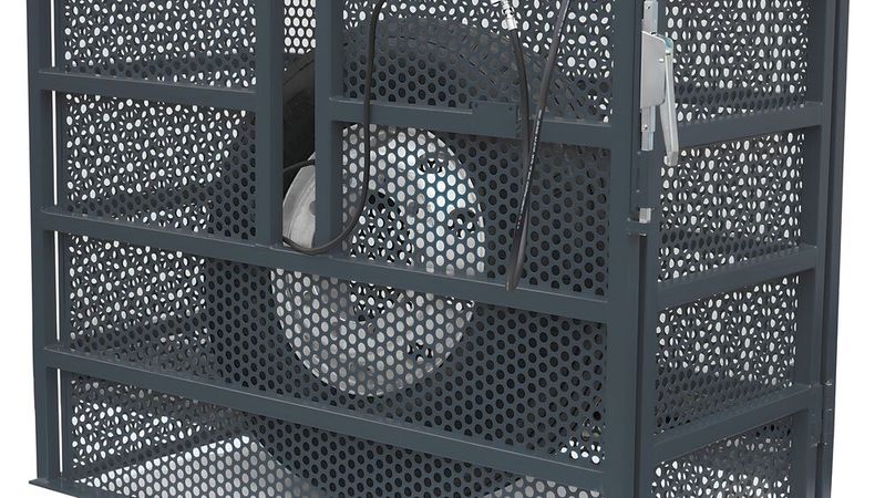 Reifenfüllkäfige für große Räder nehmen diese stets stehend auf, während Pkw-Räder in die hierfür ausgelegten Käfige gelegt werden.(Bild:  Beissbarth)