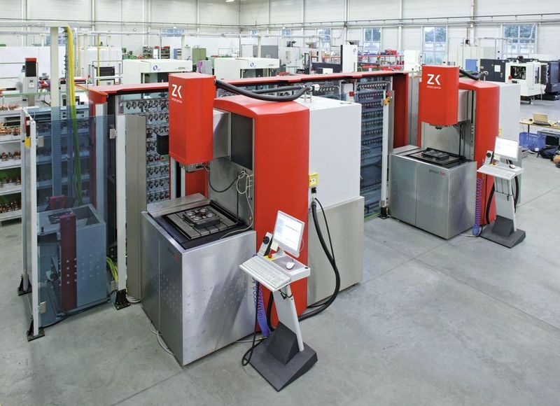 Bild 1: Mit einem Handlingsystem können mehrere Maschinen zu einer Fertigungszelle verbunden werden.  (Bild: ZK)