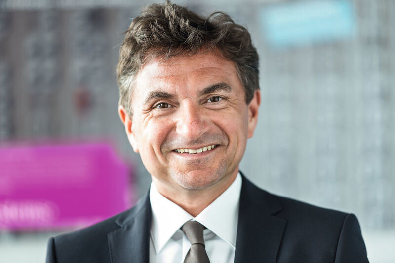 Der Autor: Dr. Ferri Abolhassan, Geschäftsführer T-Systems International und Leiter der IT Division (Bild: chris schuff)