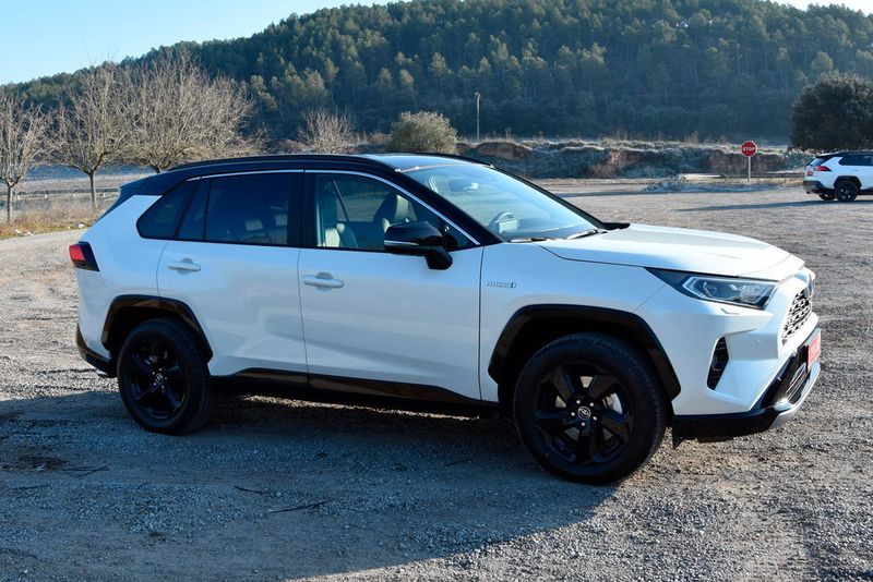 Dadurch ist der Radstand des SUVs um 30 Millimeter gewachsen ... (Simon / »kfz-betrieb«)