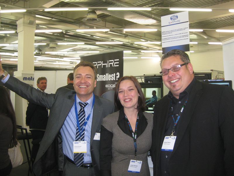 Spaß am Sapphire-Stand: v.l. Thomas Kessler, Claudia Wiesinger, Andreas Pokorny (Archiv: Vogel Business Media)