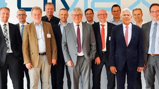 Zur Gründungsversammlung des Limax e. V. (Leichtbau im Maschinenbau) trafen sich die Vertreter der Gründungsunternehmen in den Räumlichkeiten der Innos - Sperlich GmbH. (Limax)