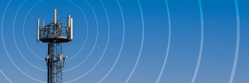 Netzbetreiber sollen die Reichweite ihres Antennennetzes künftig erweitern, um den Handyempfang in Deutschland zu verbessern. (Bild:  mpix-foto - stock.adobe.com)