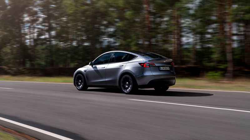 Auch das Model Y kostet nun deutlich weniger.(Bild:  Tesla)