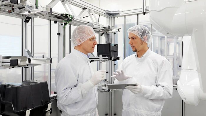 Innerhalb von drei Monaten entwickelte das Expertenteam für die Roboter der Hero-FAB-Produktgruppe von Fabmatics den Prototyp für eine Analytics-Plattform. (Bild: Fabmatics, Fotograf Sven Claus)