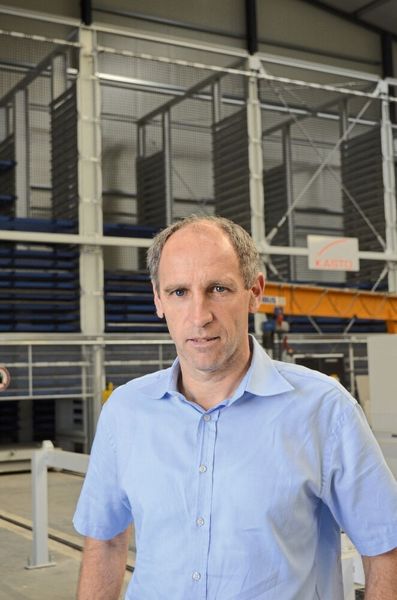 Jörg Neu, Geschäftsführer der Gebr. Blum GmbH, ist zufrieden: «Kasto hat hier einen super Job gemacht – das Lager funktioniert reibungslos und macht unsere Prozesse deutlich schneller, effizienter, transparenter und sicherer.» (Kasto Maschinenbau)