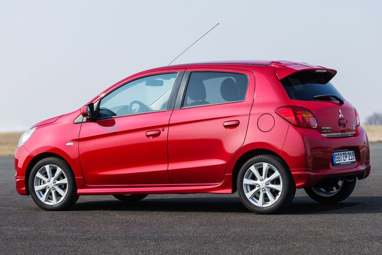 Angeboten wird der komplett neu entwickelte Kleinwagen in den Modellvarianten „1.0“, „Light“, „Shine“ und „Shine+“, für die Preise zwischen 8.990 und 13.990 Euro in der Liste stehen. (Foto: Mitsubishi)