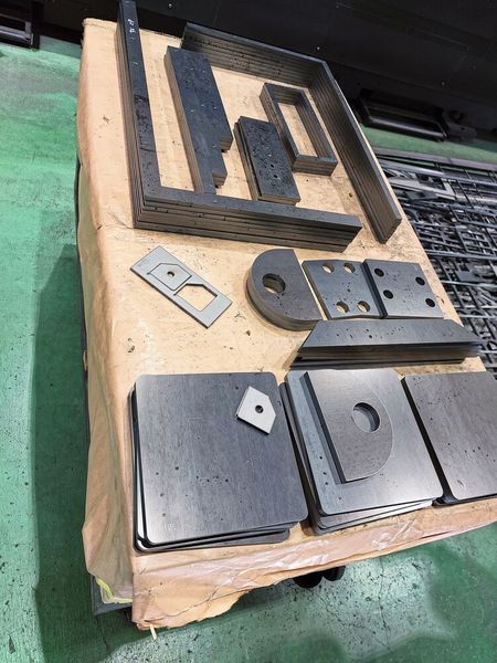 Impressionen von Kanto Seiko: Der mittelständische Auftragsfertiger setzt vollumfänglich auf einen Maschinenpark von Amada. Außerdem fertigt Kanto Seiko Maschineneinhausungen für Amada.  (Bild: VCG/Finus)