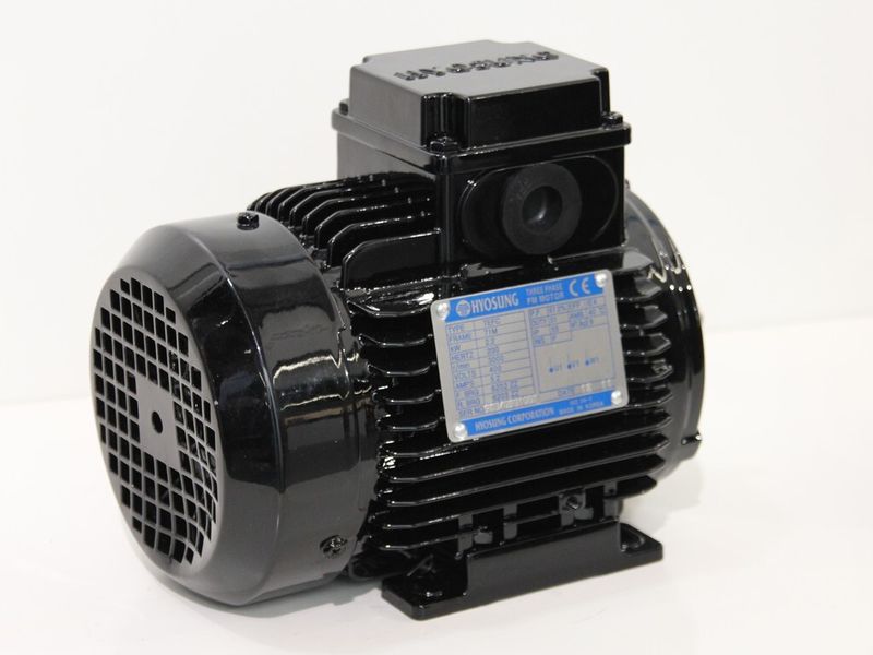 Mit dem SPRiPM-Motor bietet Yaskawa einen IE4-konformen PM-Motor an. (Bild: Michel)