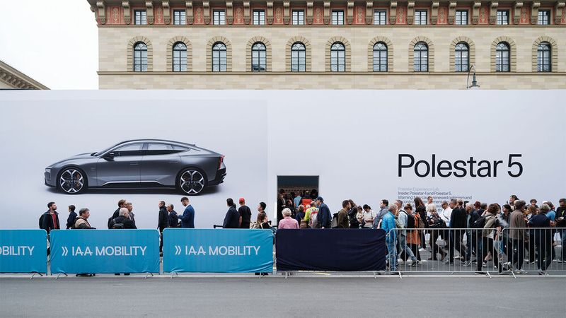Auf dem Open-Space-Gelände in der Münchner Innenstadt sorgte der Polestar 5 am ersten Messetag für viel Aufmerksamkeit. Vor dem Stand bildete sich eine lange Besucherschlange. (Bild: Polestar)