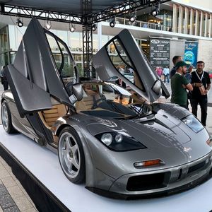 Den höchsten Preis bei einer Auto-Auktion des Jahres 2019 hat der McLaren F1 „LM-Spec“ erzielt.