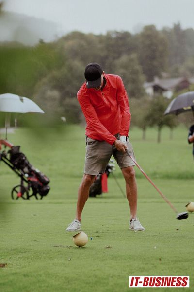 Bernd Müller (SVA) hebt ab. (Stephan Dietl)