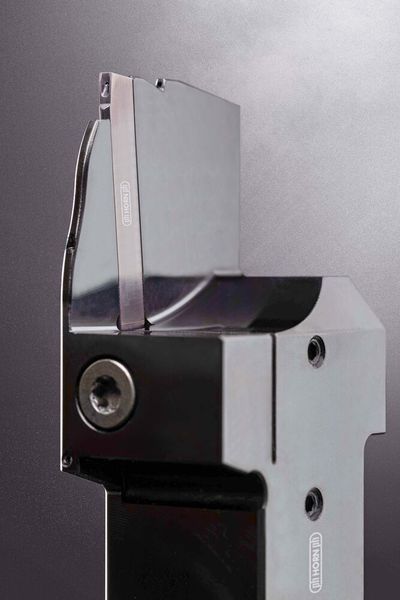 Horn’s S234 system for parting-off to a depth of up to 33 mm. (Source: Horn Cutting Tools)