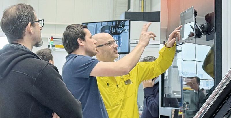 Le nouveau capteur d’outils de Sandvik — pas encore officiellement lancé sur le marché — a suscité un vif intérêt chez les visiteurs. Grâce à ce nouveau capteur, les forces et vibrations du processus d’usinage peuvent être mesurées, enregistrées et comparées. (Source : Wenk AG)