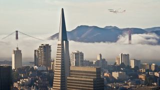 Das FlyZero-Mittelklassekonzept über San Francisco.  (FlyZero / Aerospace Technology Institute)