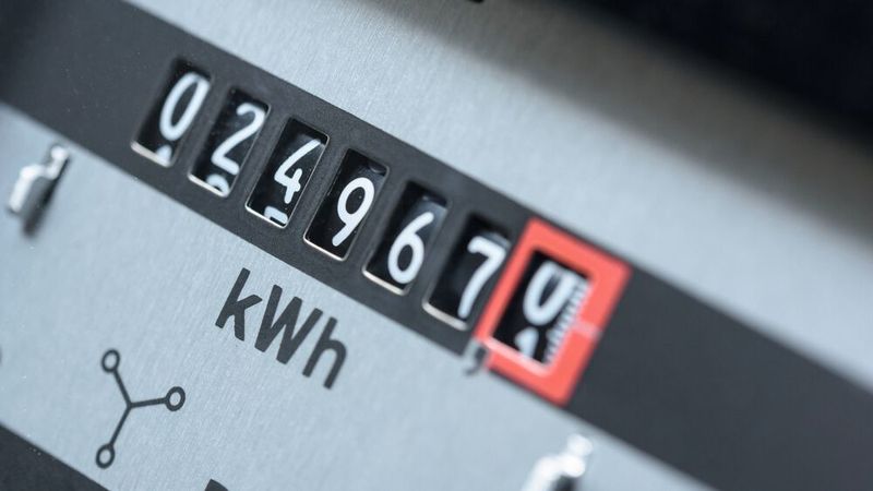 Bis zu 20 Prozent mehr könnte der Strom die Unternehmen zukünftig kosten.(Bild:  moquai86 - stock.adobe.com)