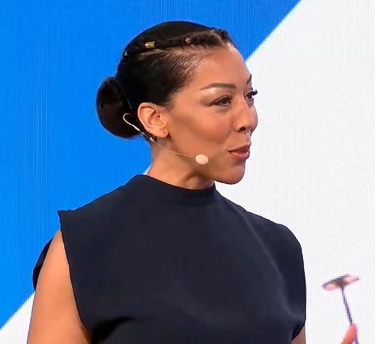 Moderatorin Jennifer Sarah Boone(Bild:  Müller)