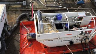 Die chemische Industriereinigung läuft täglich 24 Stunden lang.  (Lobbe)