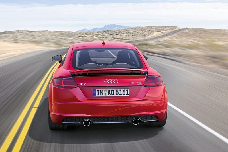 Das Topmodell mobilisiert jetzt 225 kW/306 PS und kommt mit einem Siebengang-Doppelkupplungsgetriebe auf den Markt.  (Audi)