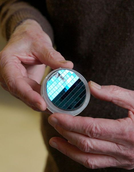 Nach Jahren der Forschung gelang es, einen qualitativ hochwertigen Halbleiter herzustellen, der Silizium Konkurrenz macht. (Bild: Georgia Institute of Technology)