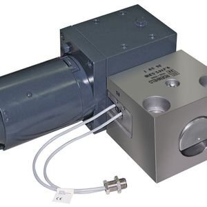 Der Elektro-Keilspanner ist selbsthemmend und bietet eine Betreibskraft von 100 kN.