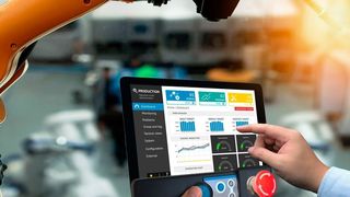 Auf der SPS IPC Drives zeigt R3 Communications ein in Kooperation mit Schleicher Electronic entwickeltes Echoring Radio Board, das – ähnlich einem WLAN-Modul – für beliebige Systeme genutzt werden kann. In einer ersten Anwendung dient es als Basis für ein Schleicher-Tablet-Dock-HMI, das Consumer Tablets unter Verwendung von Profisafe für Wireless-Safety-Anwendungen fit macht. (@zapp2photo)