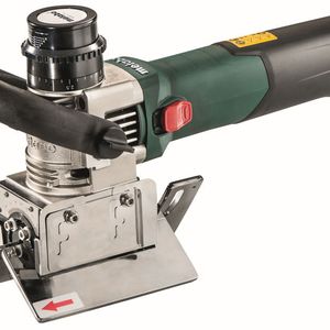 Mit der leistungsstarken Kantenfräse KFM 15-10 F bietet Metabo eine schnelle, sichere und günstige Lösung für die Vorbereitung von Schweißnähten.