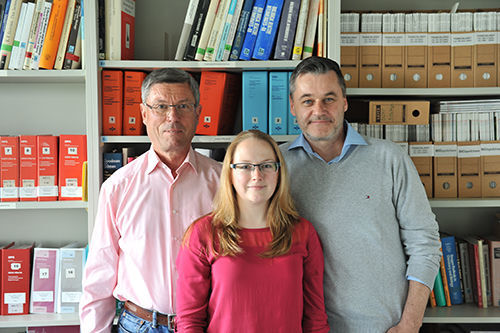 Das Team hinter den Forschungsergebnissen (v.l.): Josef Lichtmannegger, Christin Leitzinger, und PD Dr. Hans Zischka. (Helmholtz Zentrum München)