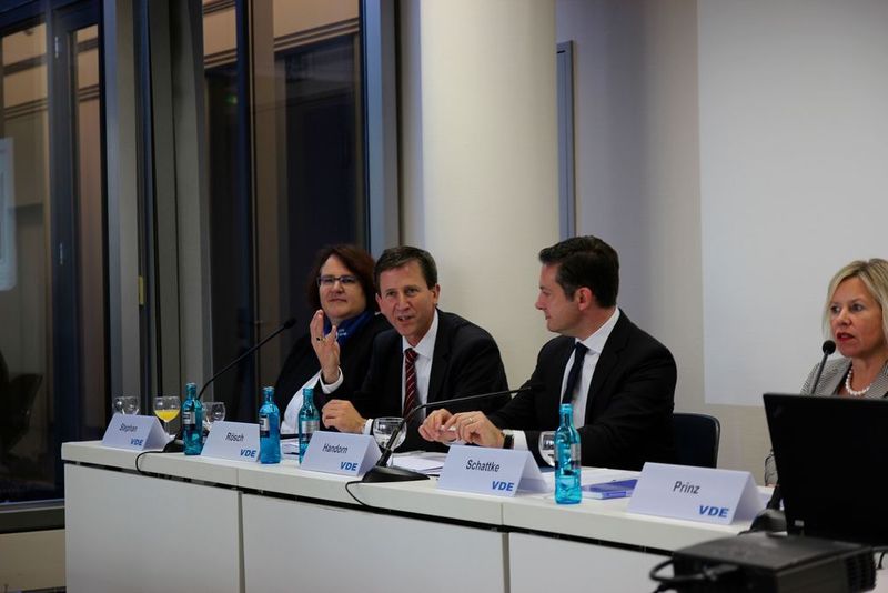 „Medizinische Software hat ganz andere Anforderungen an die Qualität als Business-Software“, erklärt Dr. Andreas Rösch von Rösch & Associates Information Engineering. Der Softwareentwickler hat eine regelkonforme medizinische App auf den Markt gebracht.  (Schäfer / Devicemed)