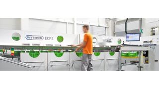 Die Skoda-Mitarbeiter können bis zu zehn Kundenaufträge gleichzeitig kommissionieren. (Bild: Witron)