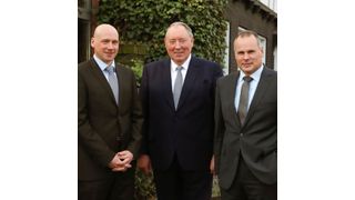 Inhaber Lorenz B. Bohle (Mitte) hat zum 1. Januar 2017 die Geschäftsführung an Tim Remmert (rechts) und Thorsten Wesselmann (links) abgegeben. (L.B. Bohle Maschinen + Verfahren)