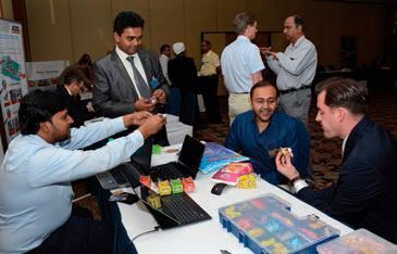Exhibitors explaining the features of their products to the visitors. (Picture: VDMA India)