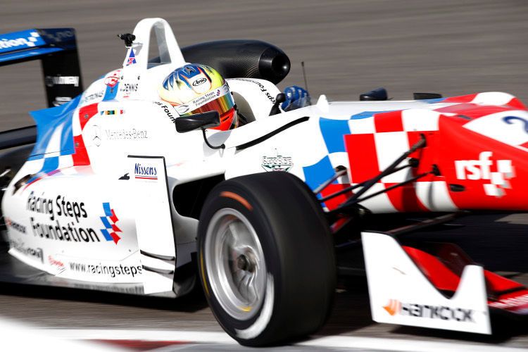 Eine Saison in der Nachwuchs-Formel und Vorhof zur Formel 1 kostet bis zu 800.000 Euro pro Saison; entsprechend professionell fällt die Betreuung aus.  (FIA F3)