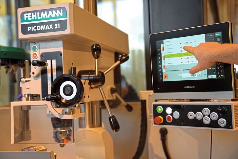 Handbediente Maschine mit Motortisch und Positip 8000 Active: So ersetzt die Fehlmann Picomax 21-M einfache CNC-Maschinen. (Fehlmann)