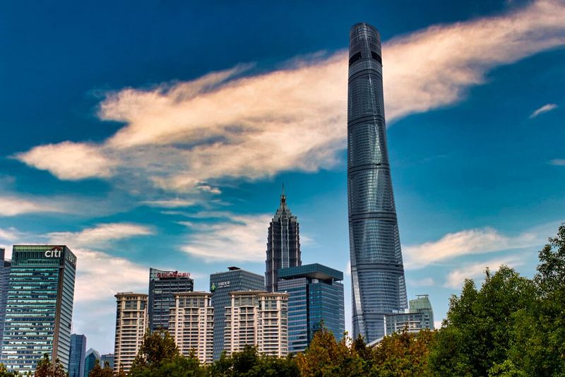 Platz 1: Mit knapp 74 km/h rast der schnellste Aufzug der Welt durch den Shanghai-Tower. In 55 Sekunden gelangt man vom Erdgeschoss in die 118. Etage. (Bild: frei lizenziert)