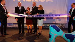 Merck-CEO Stefan Oschmann hat in Darmstadt ein neues Verpackungszentrum feierlich eröffnet.  (Merck)