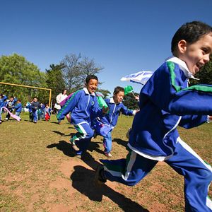 Mit dem Programm „A chance to play“ erreicht Volkswagen anlässlich der Fußball-WM in Brasilien rund 60.000 Kinder und Jugendliche in 14 sozialen Projekten.