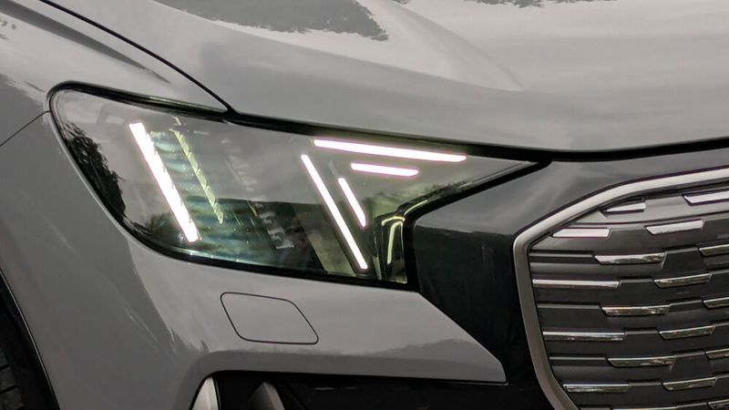 Valeo demonstrierte in Bobigny nicht nur seine Produkte, sondern zeigt im Testtunnel und bei nächtlichen Testfahrten, seine Scheinwerfer-Technologien in den Bereichen Adaptive ADB, HD, Bi-LED oder vertikale Ausrichtung.  (Bild: Stefanie Eckardt)